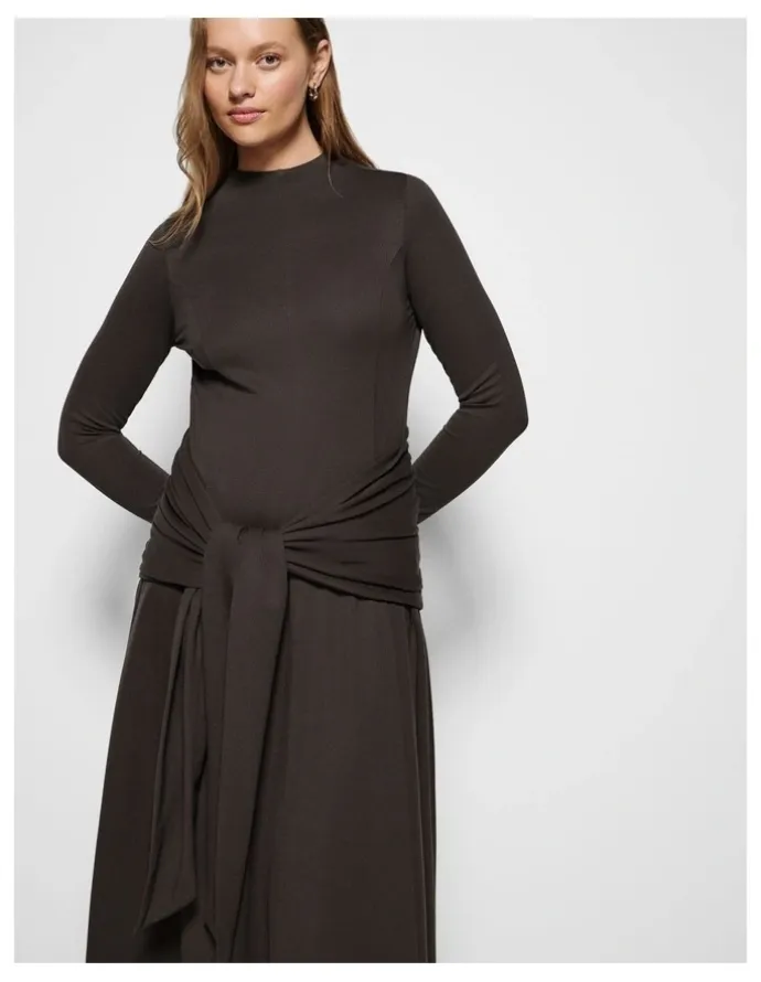 Commonry Michala Dress in Bitter Chocolate
