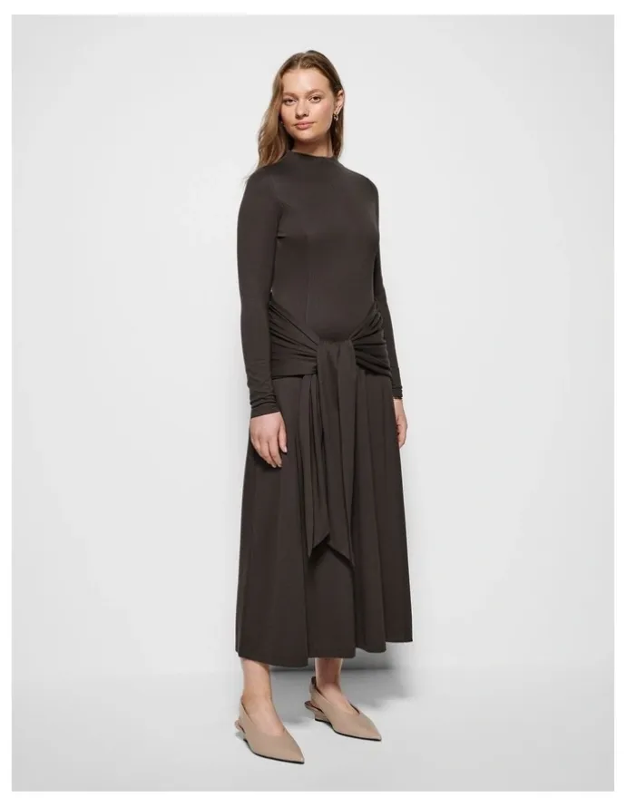 Commonry Michala Dress in Bitter Chocolate