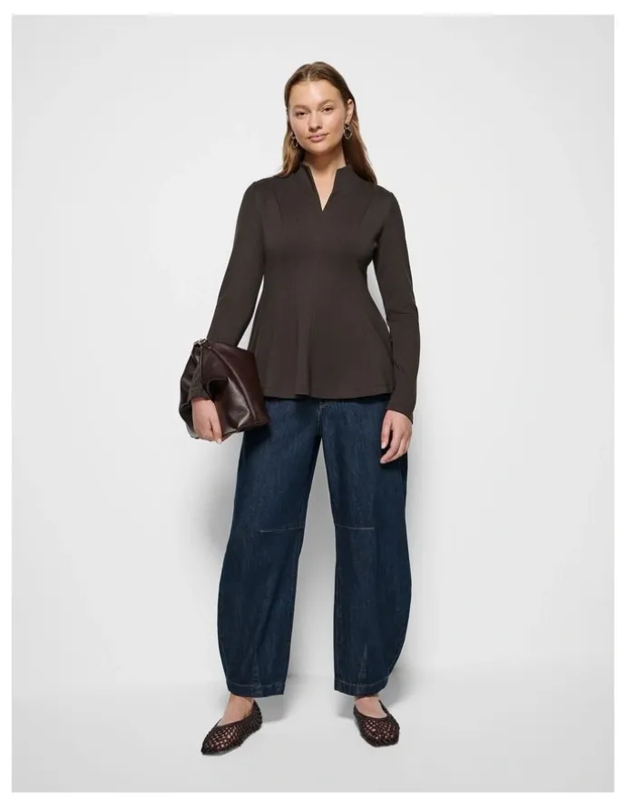 Commonry Michala Top in Bitter Chocolate