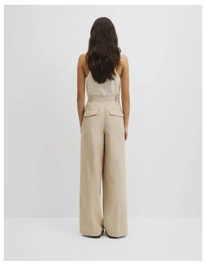 Country Road Cotton Blend Pleat Front Pant in Soft Clay