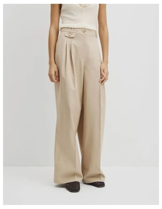 Country Road Cotton Blend Pleat Front Pant in Soft Clay