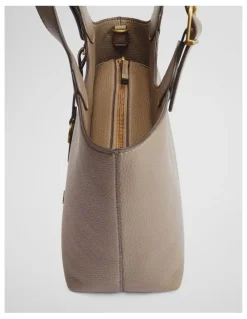 Country Road Country Road Buckle Crossbody Bag in Fawn