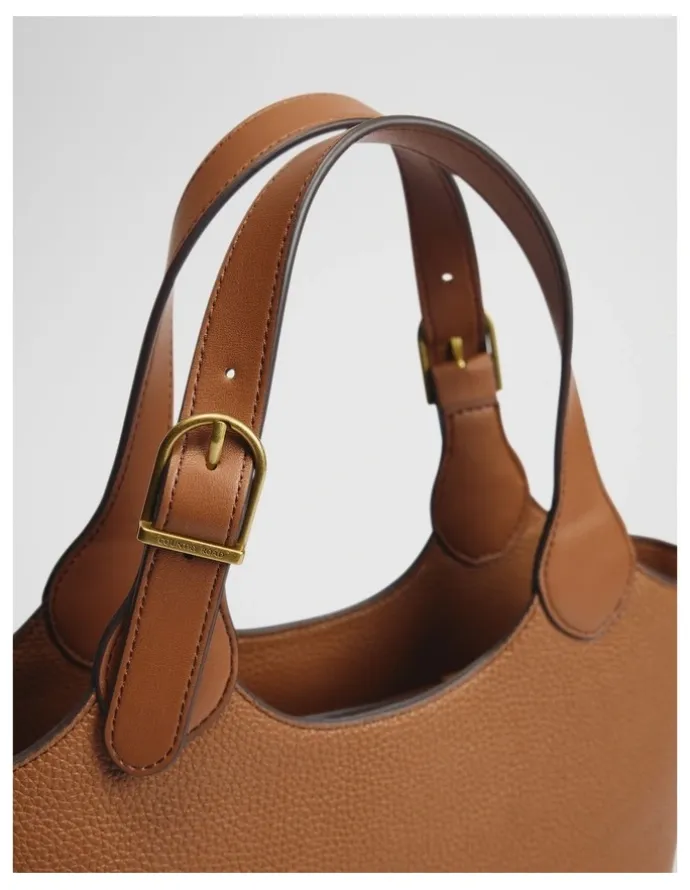 Country Road Country Road Buckle Crossbody Bag in Tan