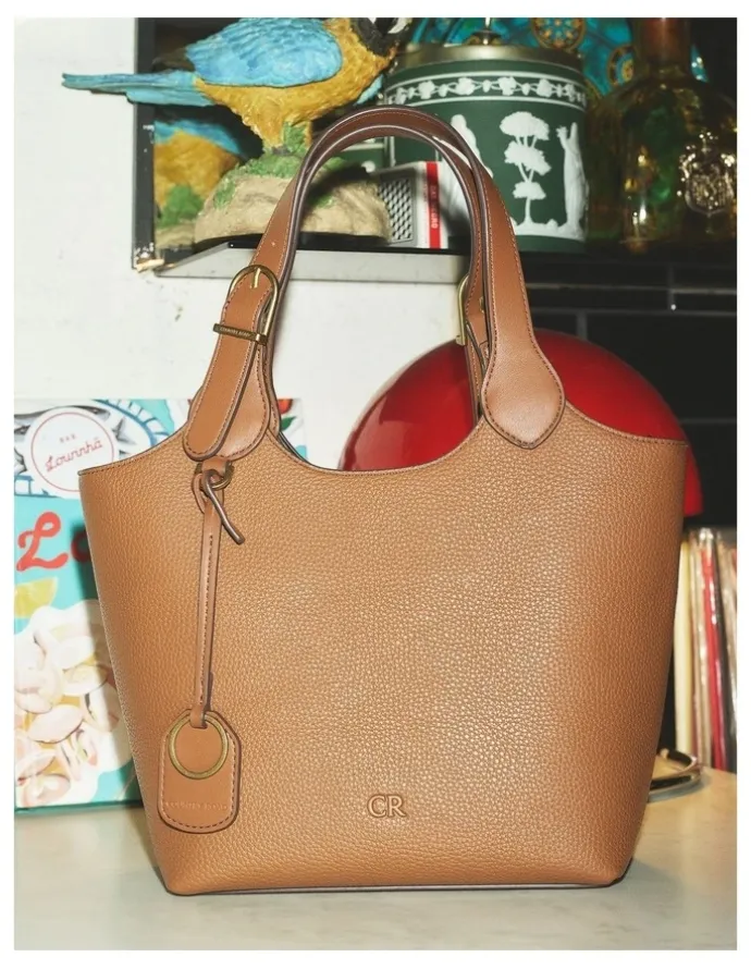 Country Road Country Road Buckle Crossbody Bag in Tan