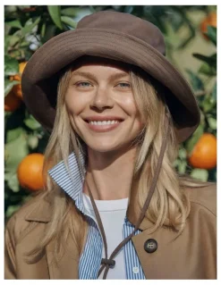 Country Road Cr Bucket Hat in Mocha
