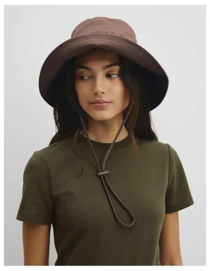 Country Road Cr Bucket Hat in Mocha