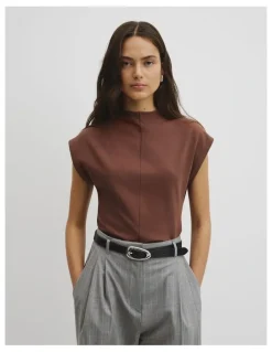 Country Road Extend Shoulder Top in Ember