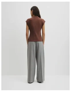 Country Road Extend Shoulder Top in Ember