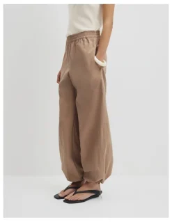 Country Road Parachute Pull-on Pant in Bark