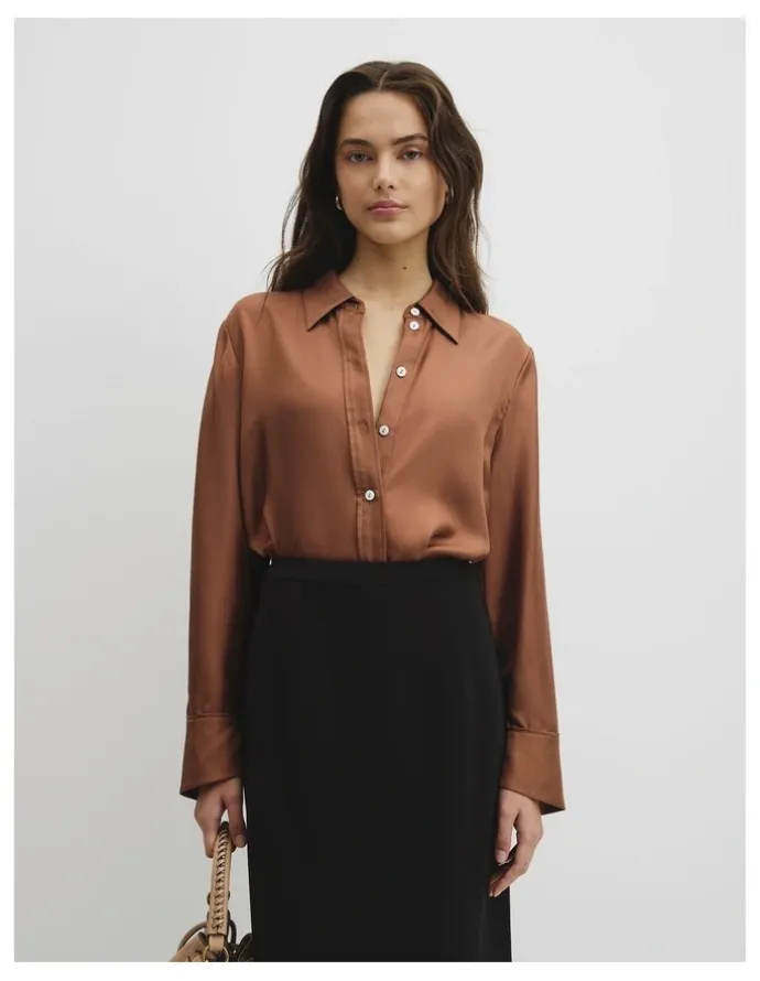 Country Road Silk Shirt in Deep Chestnut