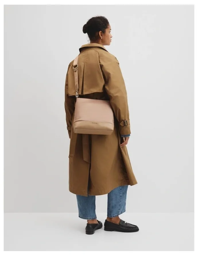 Country Road Soft Top Zip Crossbody in Light Sand