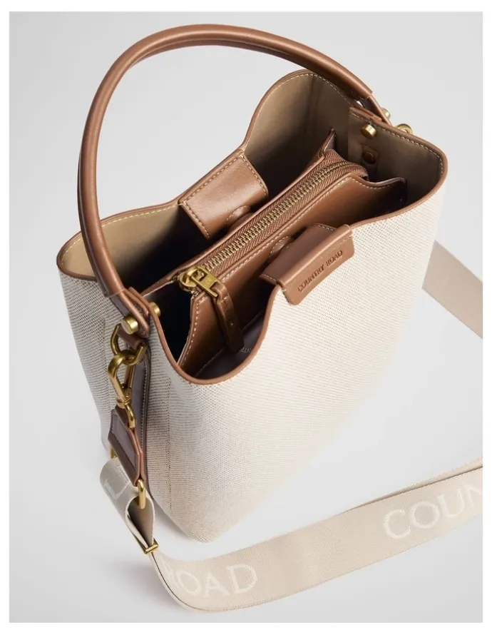 Country Road Spliced Bucket Bag in Natural