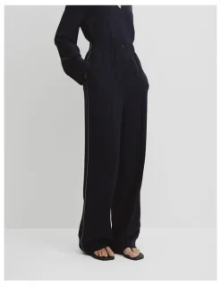 Country Road Sport Pant in Navy