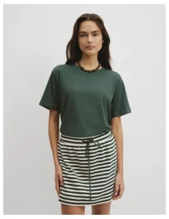 Country Road Textured Short Sleeve Slub T-shirt in Evergreen