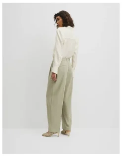 Country Road Wool Blend Tailored Pant in Pistachio