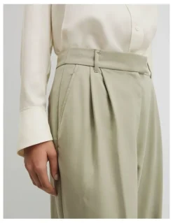 Country Road Wool Blend Tailored Pant in Pistachio