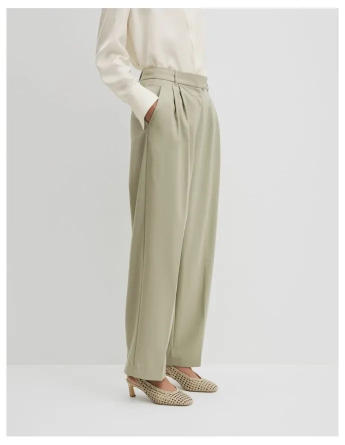 Country Road Wool Blend Tailored Pant in Pistachio