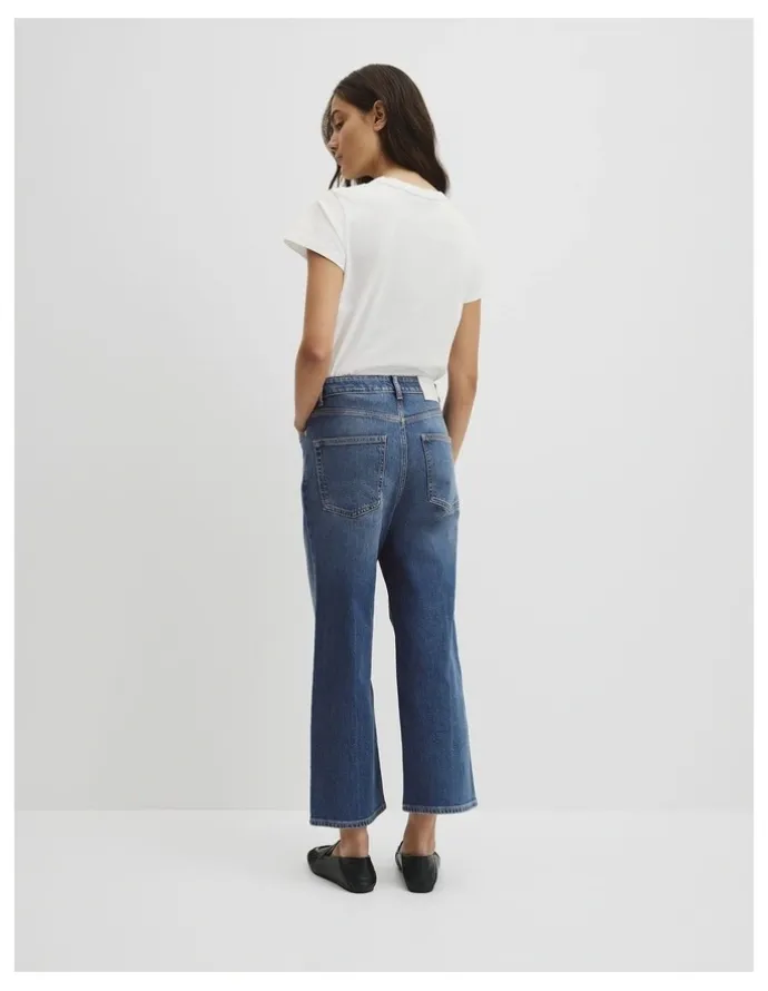 Country Road Classic High Rise Wide Leg Jean in Washed Indigo