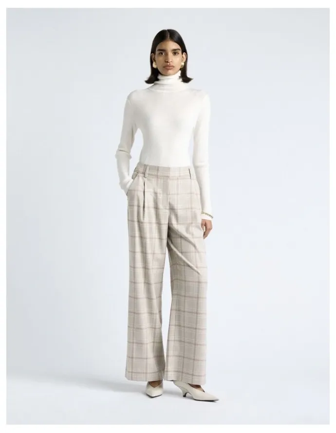 Cue Merino Turtle Neck Ribbed Knit in White