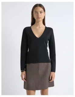 Cue Milano Long Sleeve V Neck Knit