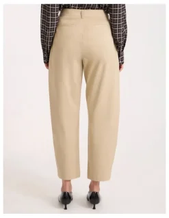 David Lawrence Sadie Crop Pant in Tawny