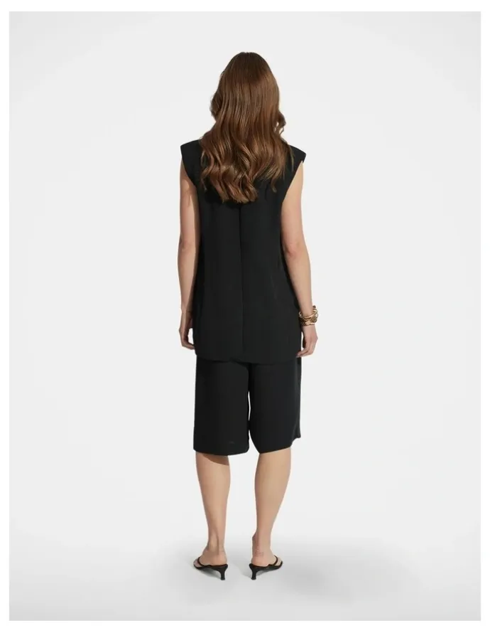 DECJUBA Annabelle Longline Short in Black