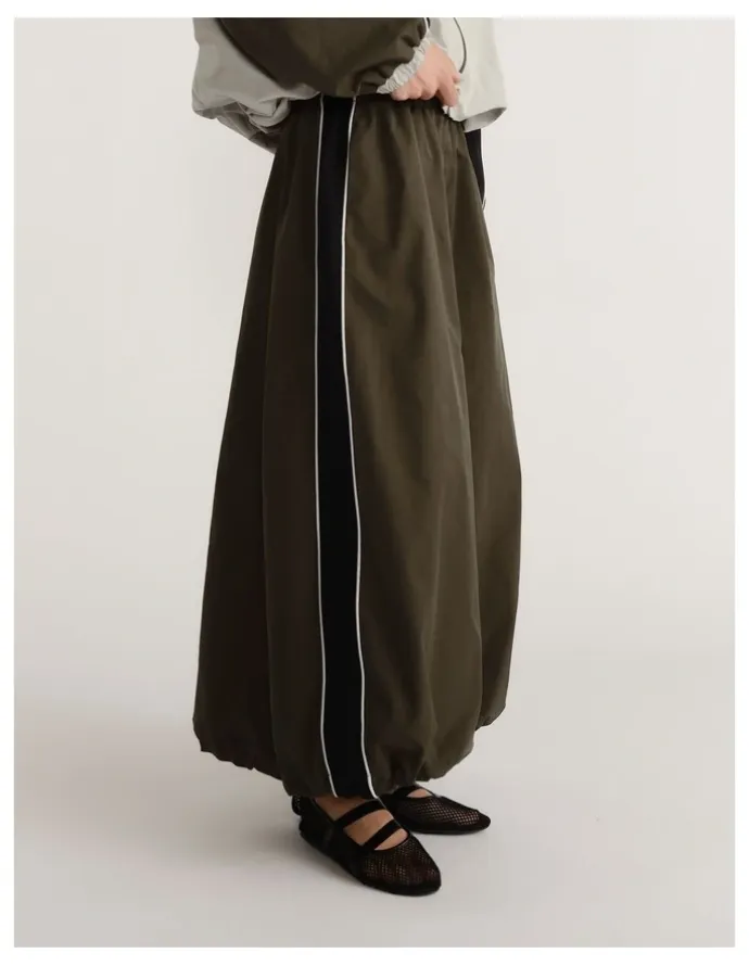 Decjuba D-Luxe Contrast Panel Skirt