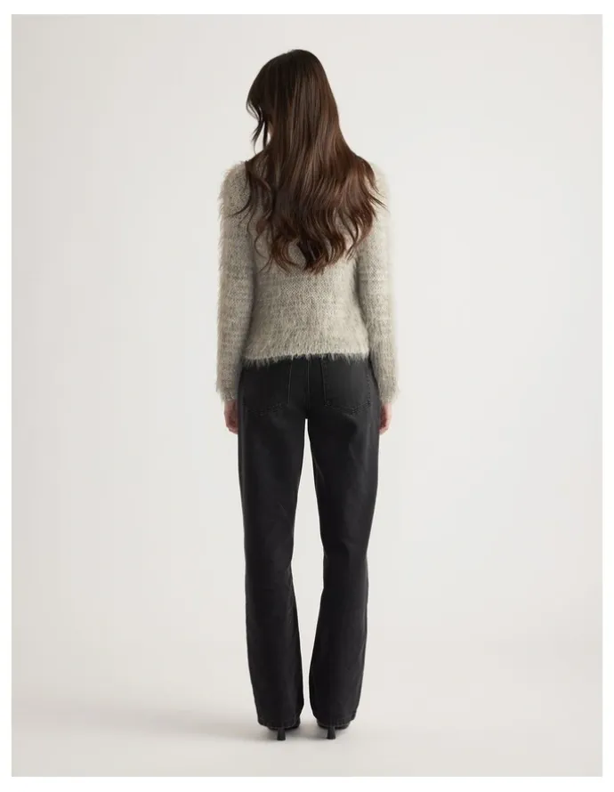 Decjuba Mai Fluffy V Neck Knit Jumper