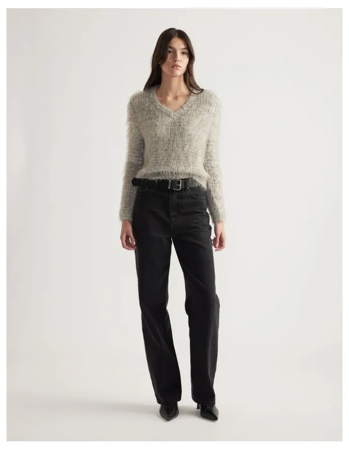 Decjuba Mai Fluffy V Neck Knit Jumper