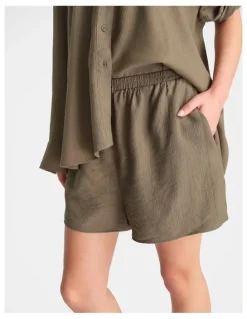 DECJUBA Textured Short in Green