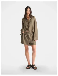 DECJUBA Textured Short in Green