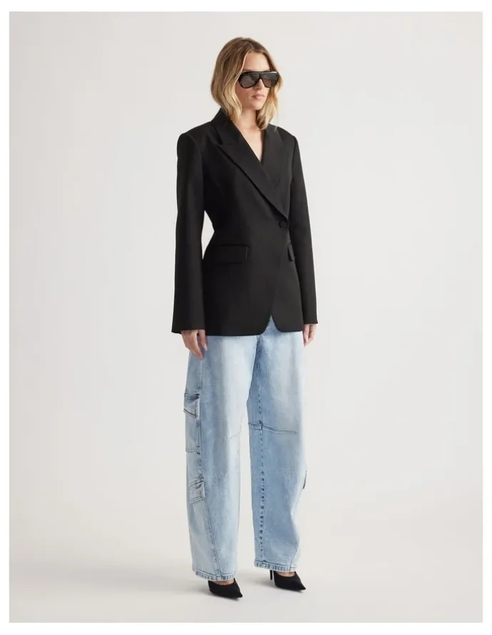Decjuba Alexa Cargo Barrel Jean in East Coast Blue