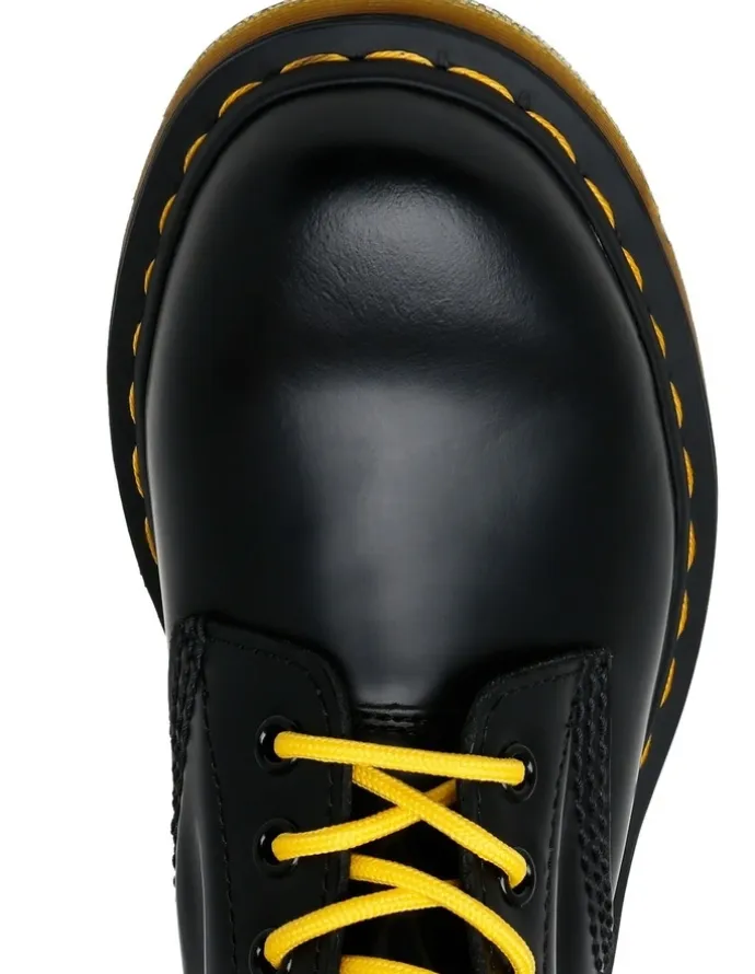 Dr Martens 1460 8 Eye Smooth Boots in Black