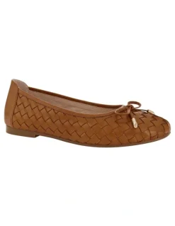 Easy Steps Alison Leather Flat Shoes in Tan Weave