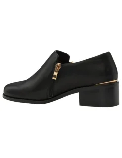Easy Steps Argyle Boots in Black Leather
