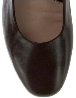 Easy Steps Athena Ballet Flats in Chocolate Leather