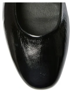 Easy Steps Athena Flat Shoes in Black Crinkle Patent Leather