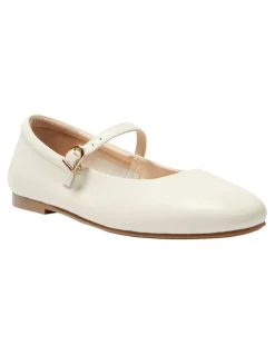 Easy Steps Athena Flat shoes in Ivory Leather