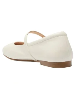 Easy Steps Athena Flat shoes in Ivory Leather
