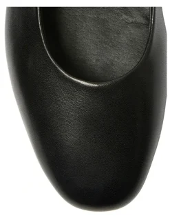 Easy Steps Athena Flat Shoes in Black Leather
