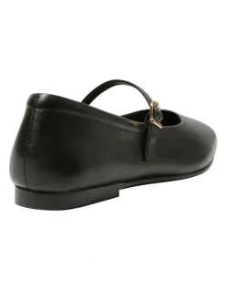 Easy Steps Athena Flat Shoes in Black Leather