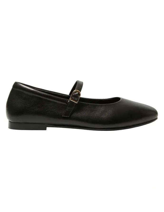 Easy Steps Athena Flat Shoes in Black Leather