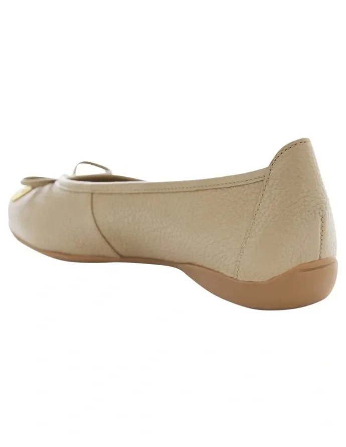 Easy Steps Azaria Flat Shoes in Taupe Leather