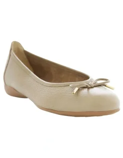 Easy Steps Azaria Flat Shoes in Taupe Leather