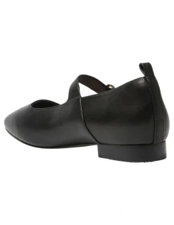 Easy Steps Bonnie Ballet Flats in Black Leather