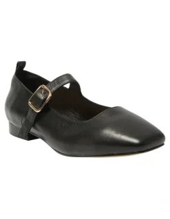 Easy Steps Bonnie Ballet Flats in Black Leather