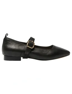 Easy Steps Bonnie Ballet Flats in Black Leather