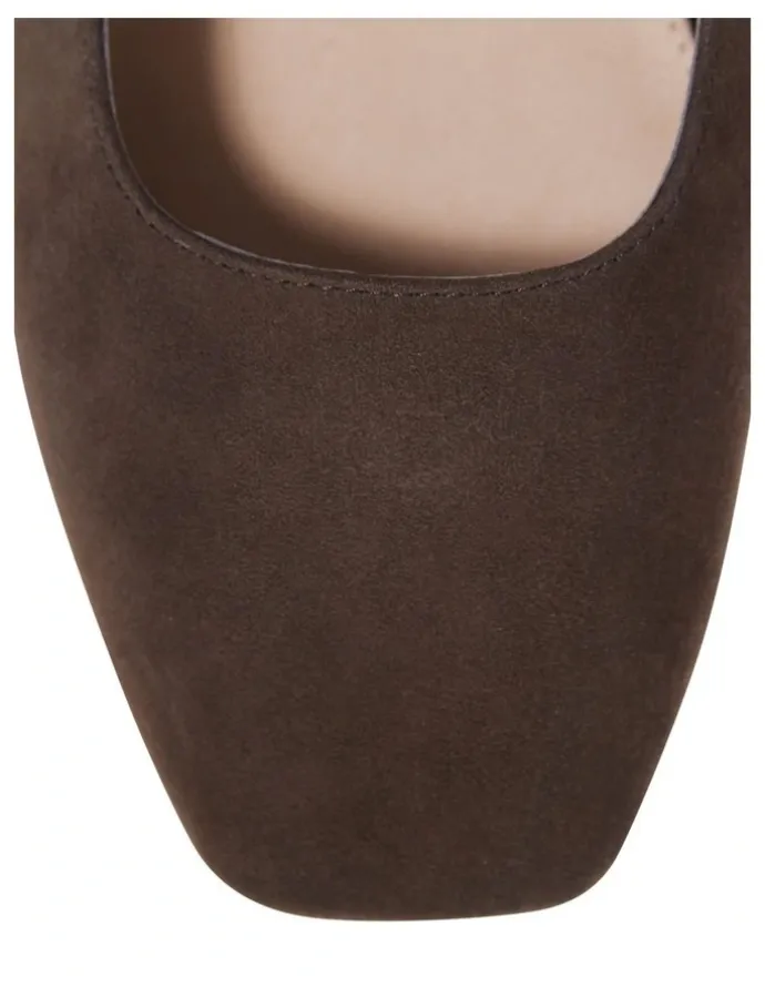 Easy Steps Bonnie Ballet Flats in Chocolate Suede
