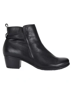 Easy Steps Brady Boots in Black Glove