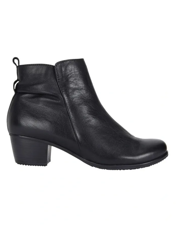 Easy Steps Brady Boots in Black Glove